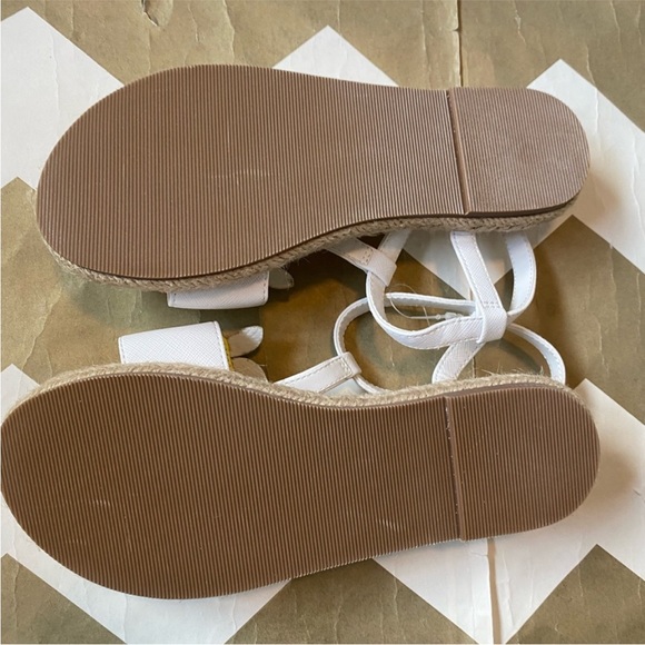 Janie and Jack 🍋 shoes - Picture 4 of 4